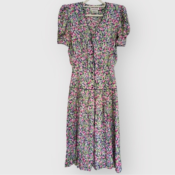 Maggy London Dresses & Skirts - GUC Maggy London by Jeannene Booher Vintage 100% silk Dress | Size 8